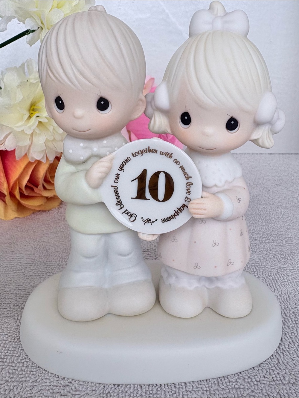 Precious Moments Boy and Girl 10th Anniversary Figurine in Cream / Pink
Gift